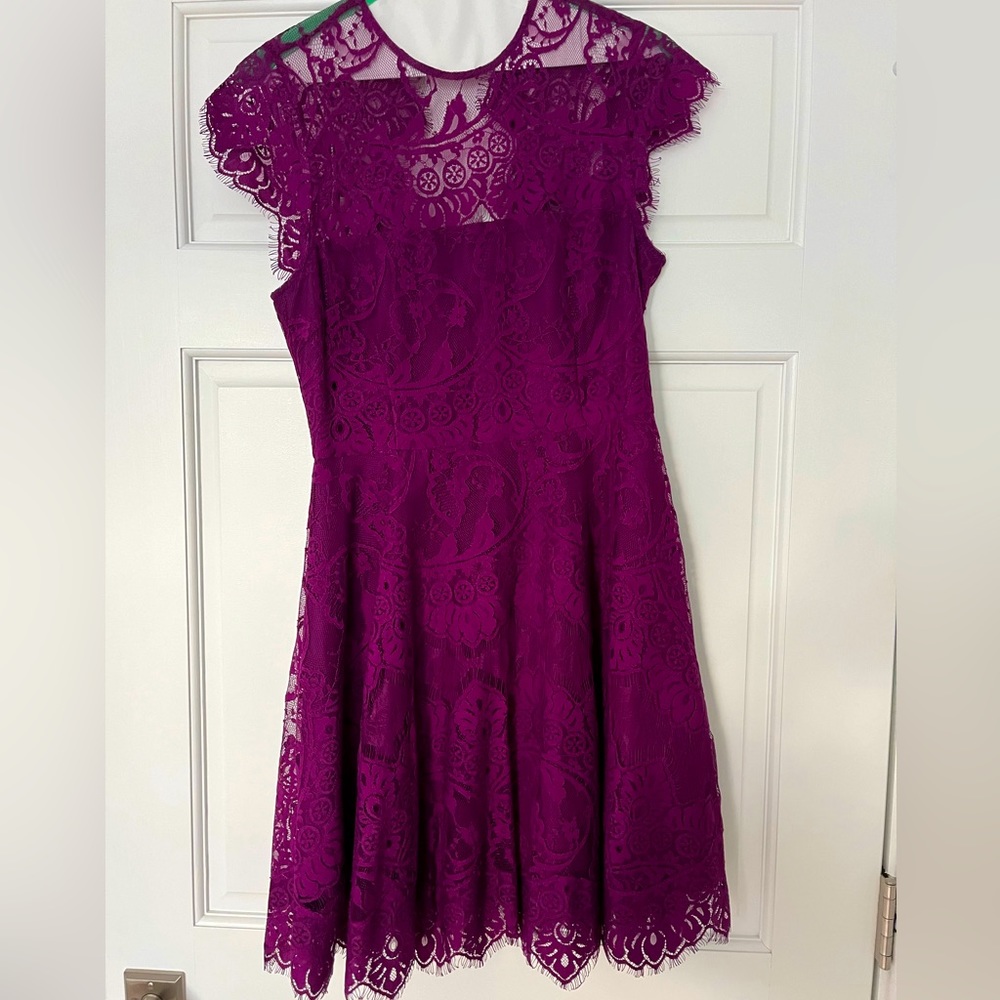 EUC: BB Dakota Women’s fit & flare size 4 purple dress.